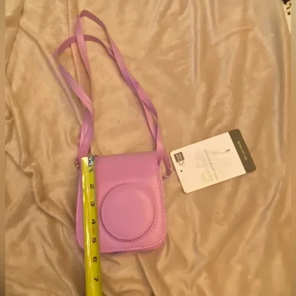 NWT Fujifilm Instax 7s Chevron Groovy Camera Case - Lavender - Picture 9 of 9